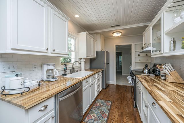1128 Carter Avenue, Mount Pleasant, SC 29464