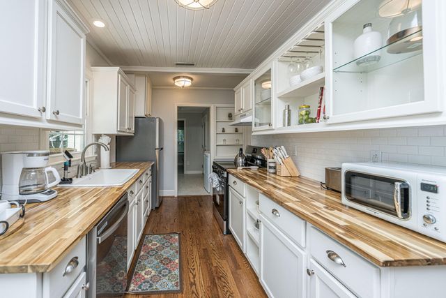 1128 Carter Avenue, Mount Pleasant, SC 29464