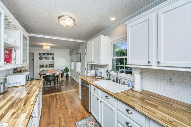 1128 Carter Avenue, Mount Pleasant, SC 29464