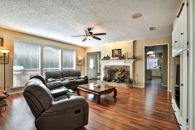 7129 Aspen Wood Trail, Fort Worth, TX 76132