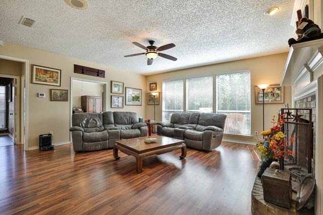 7129 Aspen Wood Trail, Fort Worth, TX 76132