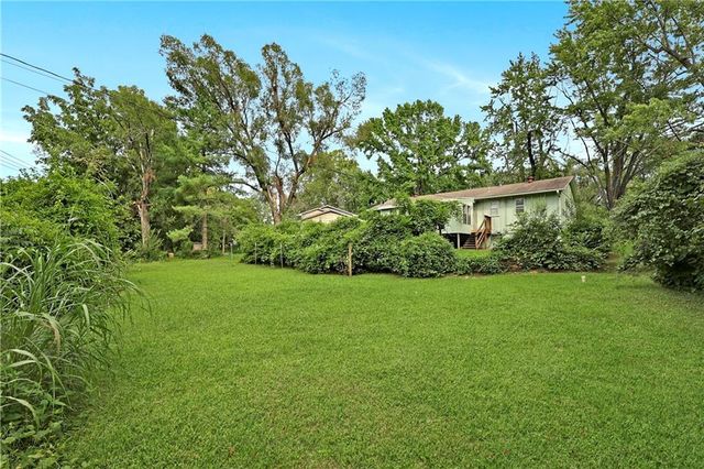 1802 Bird Terrace, Harrisonville, MO 64701