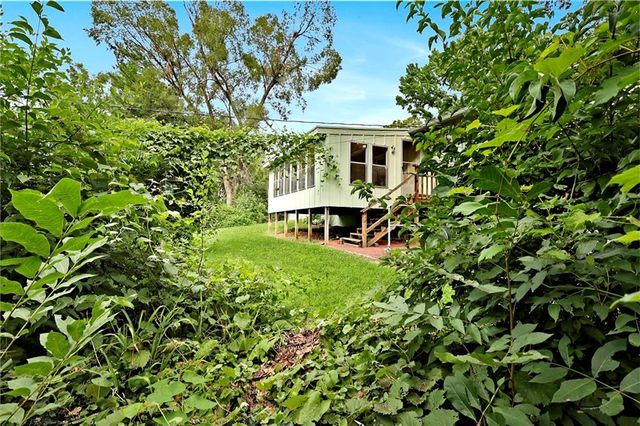 1802 Bird Terrace, Harrisonville, MO 64701