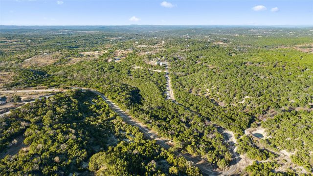 810-2 Kothmann RD, Dripping Springs, TX 78620