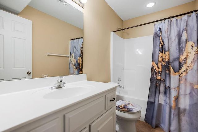 811 Stratford Drive, Raymore, MO 64083