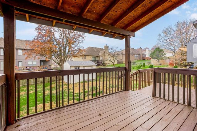 811 Stratford Drive, Raymore, MO 64083