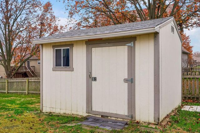 811 Stratford Drive, Raymore, MO 64083