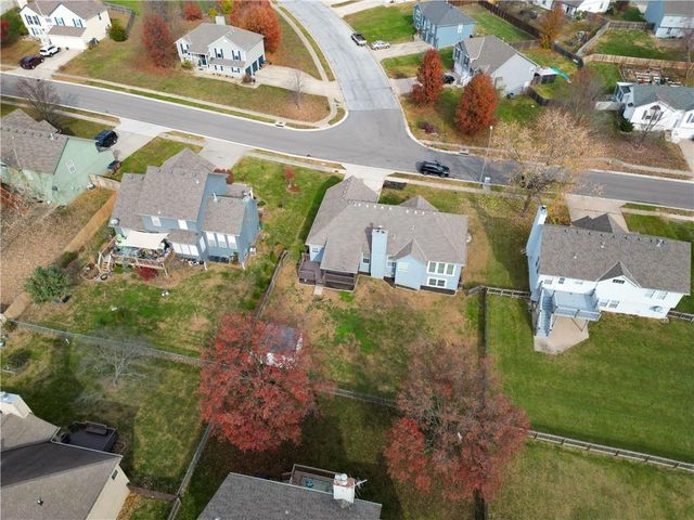 811 Stratford Drive, Raymore, MO 64083