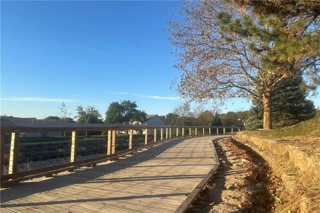 811 Stratford Drive, Raymore, MO 64083