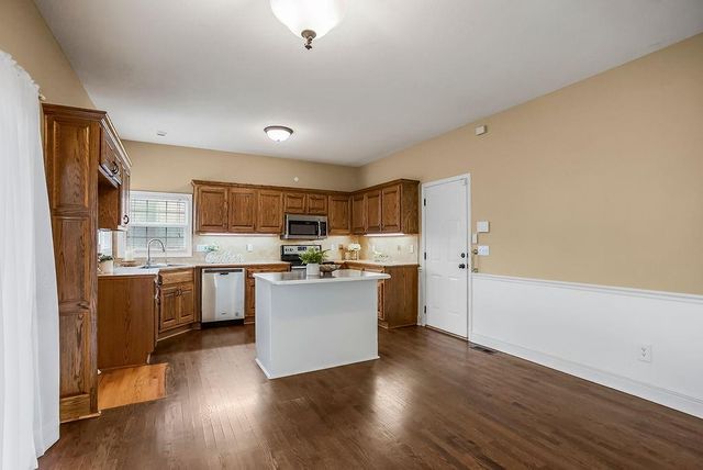 811 Stratford Drive, Raymore, MO 64083