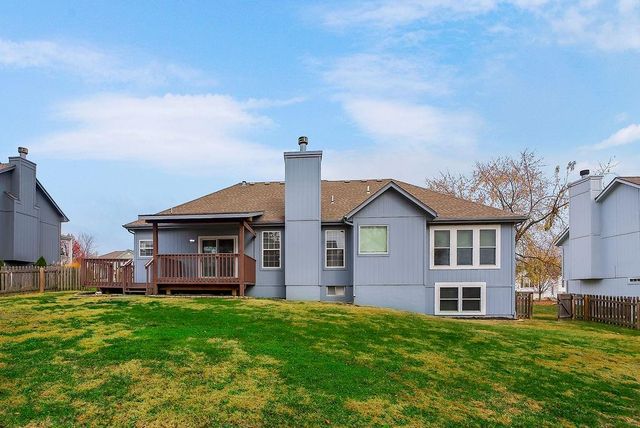 811 Stratford Drive, Raymore, MO 64083