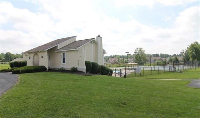 811 Stratford Drive, Raymore, MO 64083