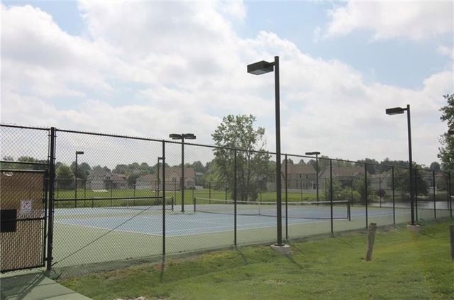 811 Stratford Drive, Raymore, MO 64083