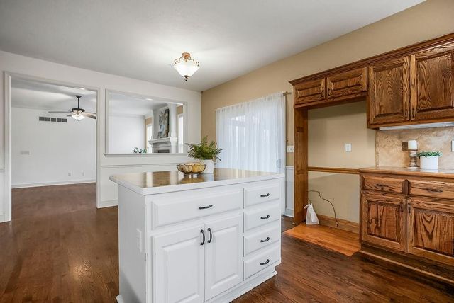 811 Stratford Drive, Raymore, MO 64083