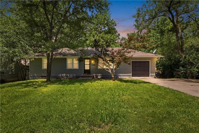 10504 Corrington Avenue, Kansas City, MO 64134