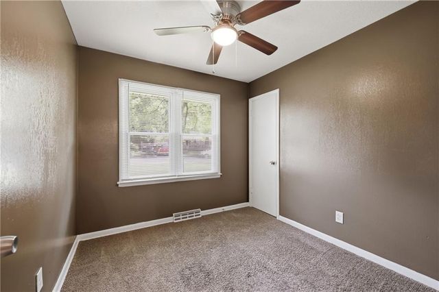10504 Corrington Avenue, Kansas City, MO 64134