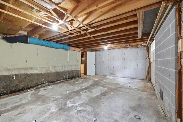 10504 Corrington Avenue, Kansas City, MO 64134