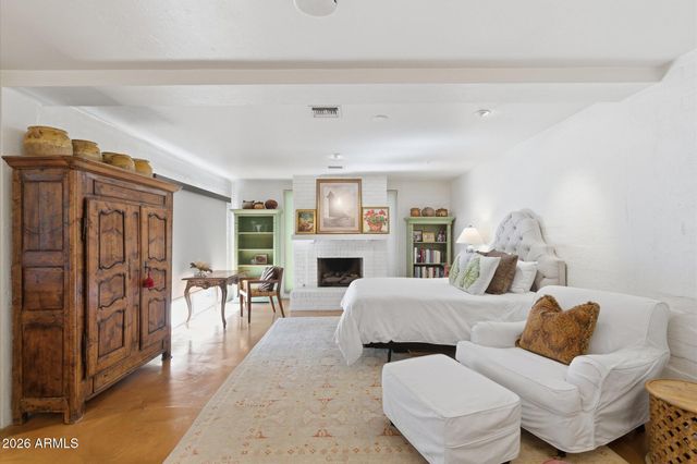 5652 N SCOTTSDALE Road, Paradise Valley, AZ 85253