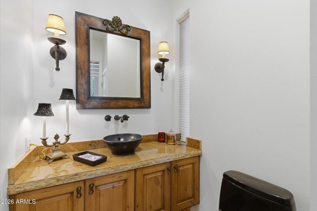 5652 N SCOTTSDALE Road, Paradise Valley, AZ 85253