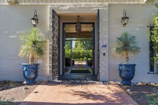 5652 N SCOTTSDALE Road, Paradise Valley, AZ 85253