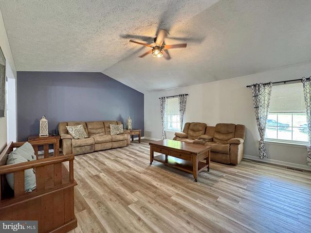 7124 JULIETTE LOW LN, Hughesville, MD 20637