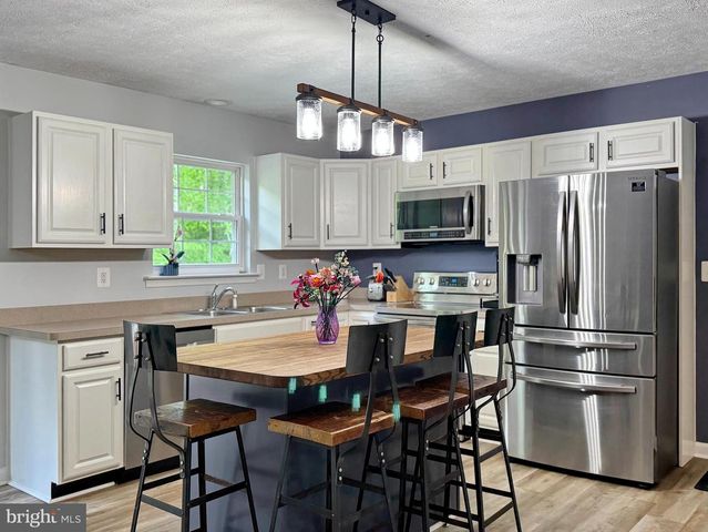 7124 JULIETTE LOW LN, Hughesville, MD 20637