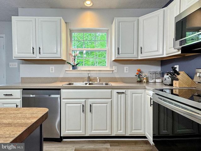 7124 JULIETTE LOW LN, Hughesville, MD 20637