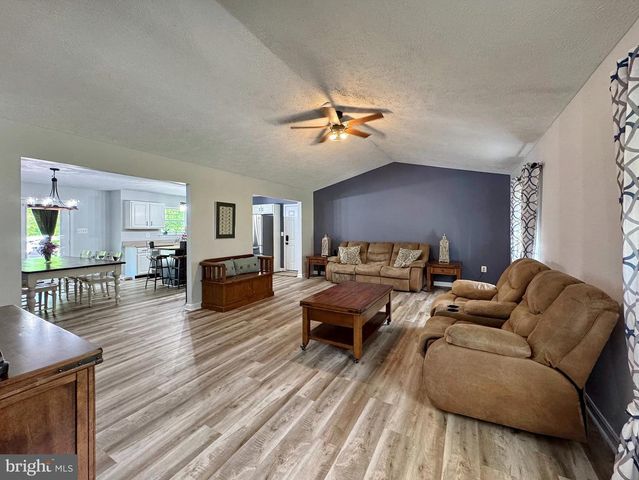 7124 JULIETTE LOW LN, Hughesville, MD 20637