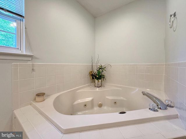 7124 JULIETTE LOW LN, Hughesville, MD 20637