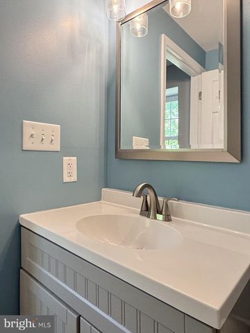 7124 JULIETTE LOW LN, Hughesville, MD 20637