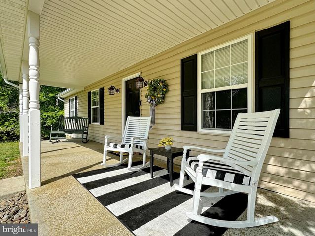 7124 JULIETTE LOW LN, Hughesville, MD 20637