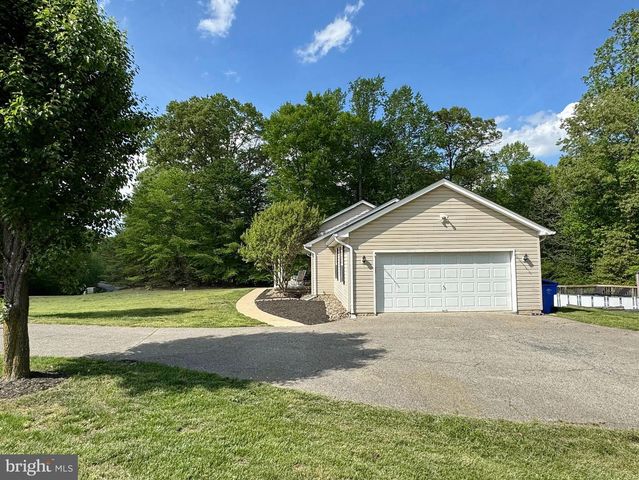 7124 JULIETTE LOW LN, Hughesville, MD 20637
