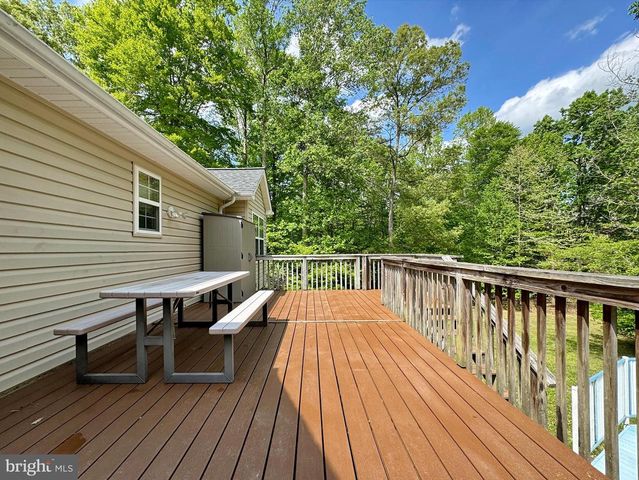 7124 JULIETTE LOW LN, Hughesville, MD 20637