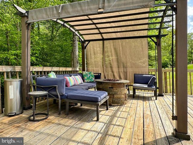 7124 JULIETTE LOW LN, Hughesville, MD 20637