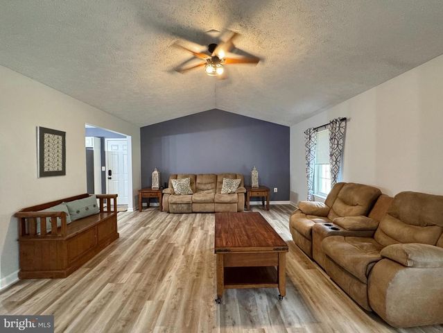 7124 JULIETTE LOW LN, Hughesville, MD 20637