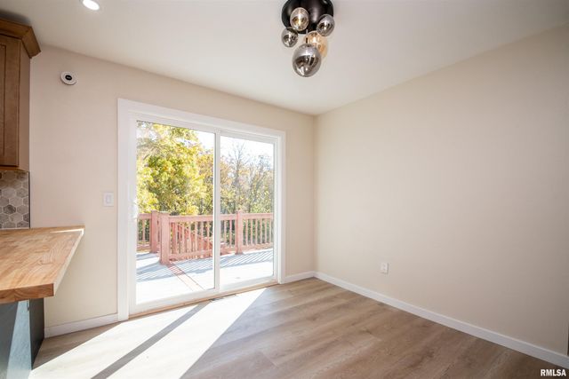 4502 NW SCENIC Drive, Peoria, IL 61615