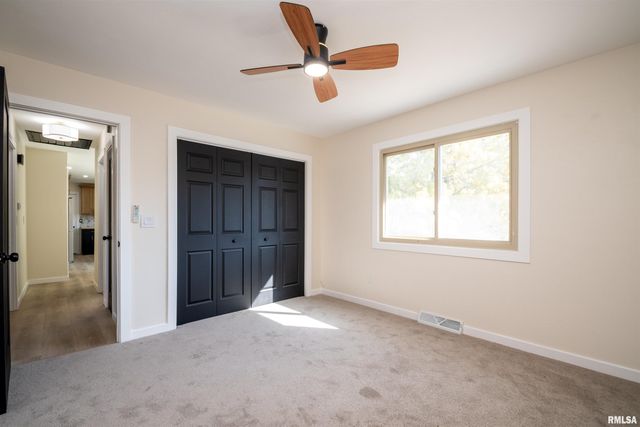 4502 NW SCENIC Drive, Peoria, IL 61615