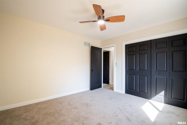 4502 NW SCENIC Drive, Peoria, IL 61615