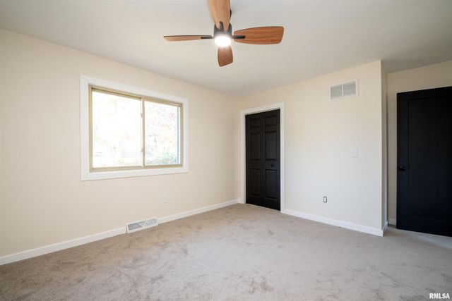 4502 NW SCENIC Drive, Peoria, IL 61615