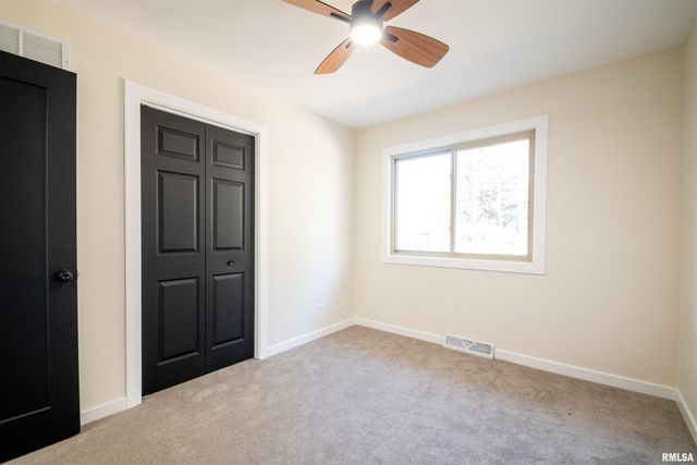 4502 NW SCENIC Drive, Peoria, IL 61615