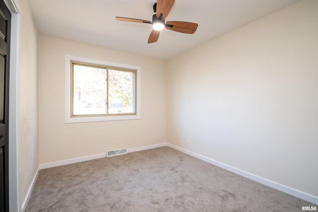 4502 NW SCENIC Drive, Peoria, IL 61615