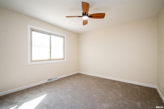 4502 NW SCENIC Drive, Peoria, IL 61615