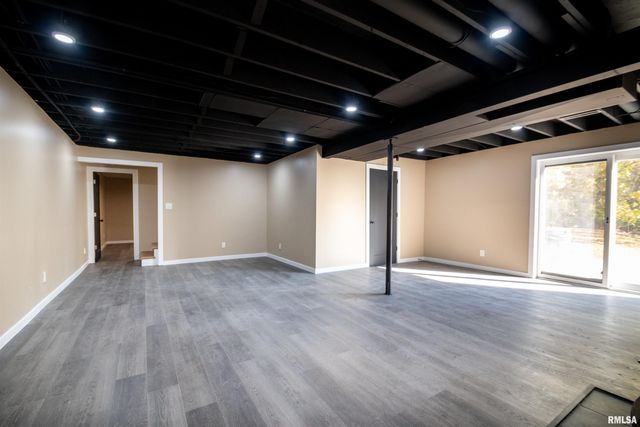 4502 NW SCENIC Drive, Peoria, IL 61615