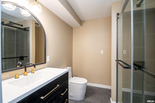 4502 NW SCENIC Drive, Peoria, IL 61615