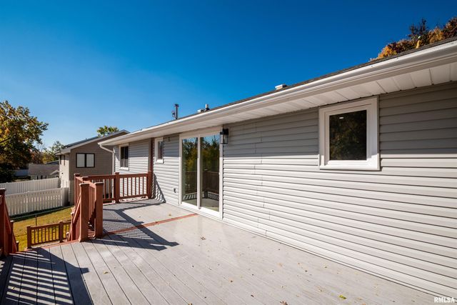 4502 NW SCENIC Drive, Peoria, IL 61615