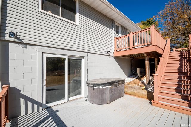 4502 NW SCENIC Drive, Peoria, IL 61615