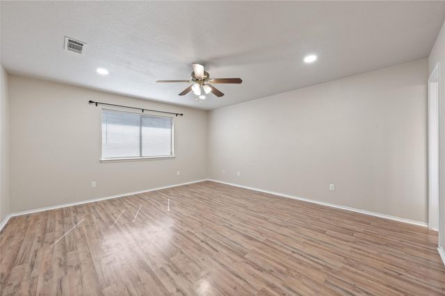 210 Mesquite CIR, Copperas Cove, TX 76522