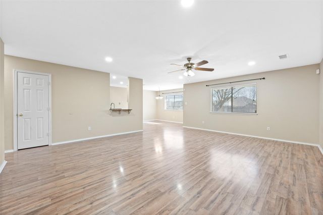 210 Mesquite CIR, Copperas Cove, TX 76522