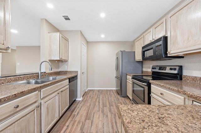 210 Mesquite CIR, Copperas Cove, TX 76522