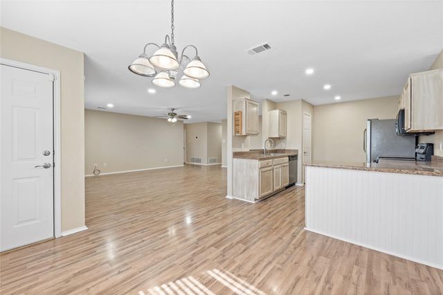 210 Mesquite CIR, Copperas Cove, TX 76522